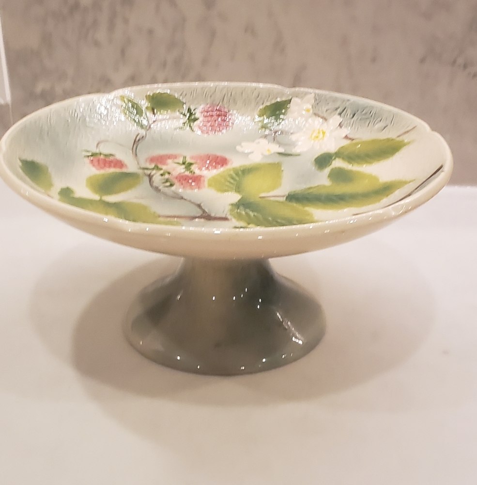 St Clement French Pottery Rasberry Vine with Flowers Cake Dessert Stand
